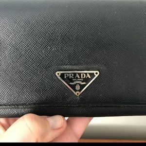 AUTHENTIC PRADA WALLET🤩